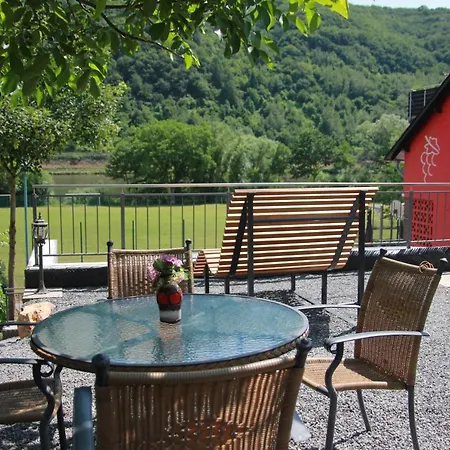 Weingut Schumacher Sankt Aldegund Exterior foto